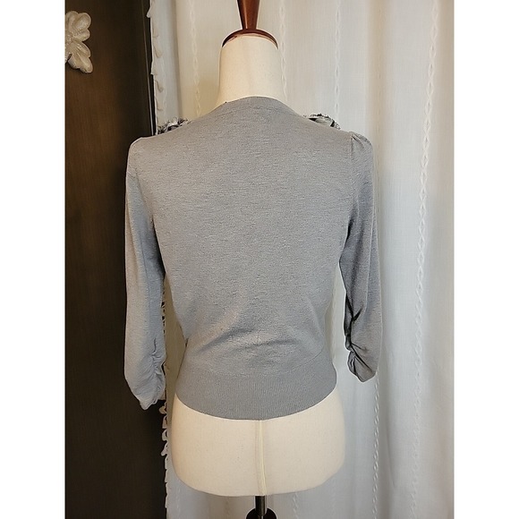 INC Cardigan Cropped Grey Deep V Neck & B/W Rosettes ‎ 3/4 Slv Ruching Size Med - Picture 4 of 9